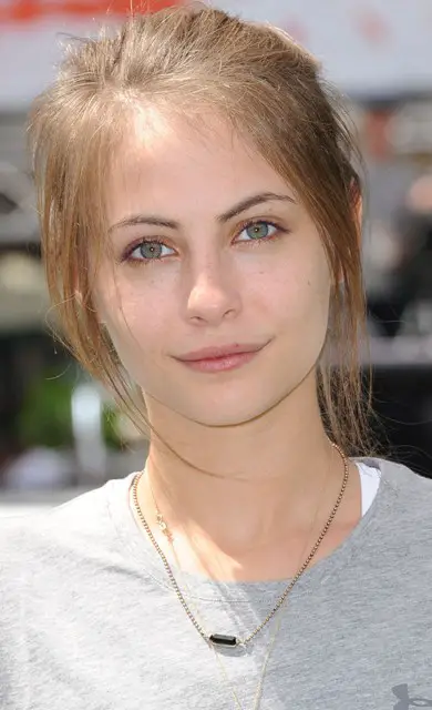 Willa Holland 