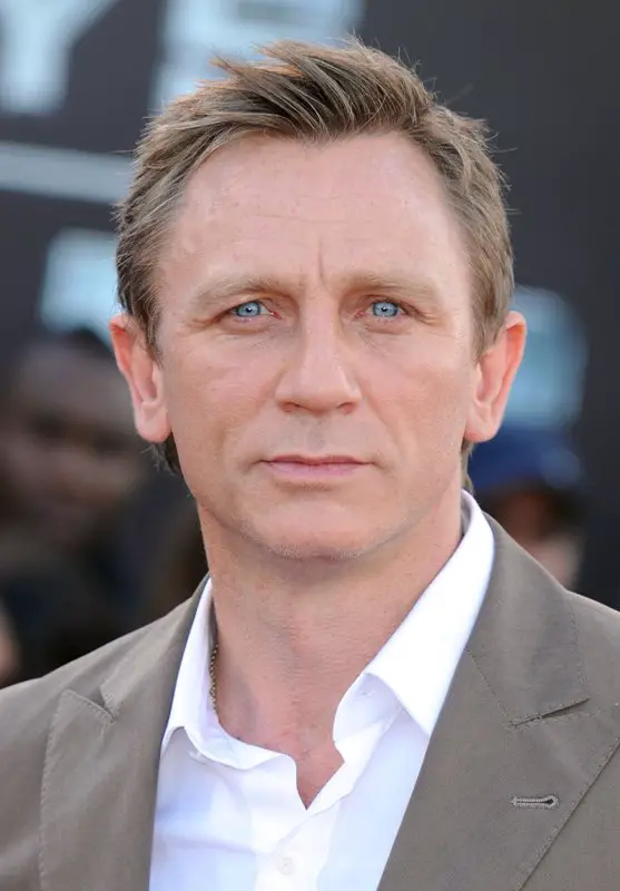 Daniel Craig Plastic Surgery Before and After - Celebrity Sizes