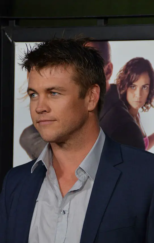 Luke Hemsworth Net Worth Celebrity Sizes