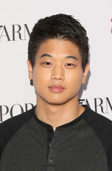 Ki Hong Lee Net Worth - Celebrity Sizes