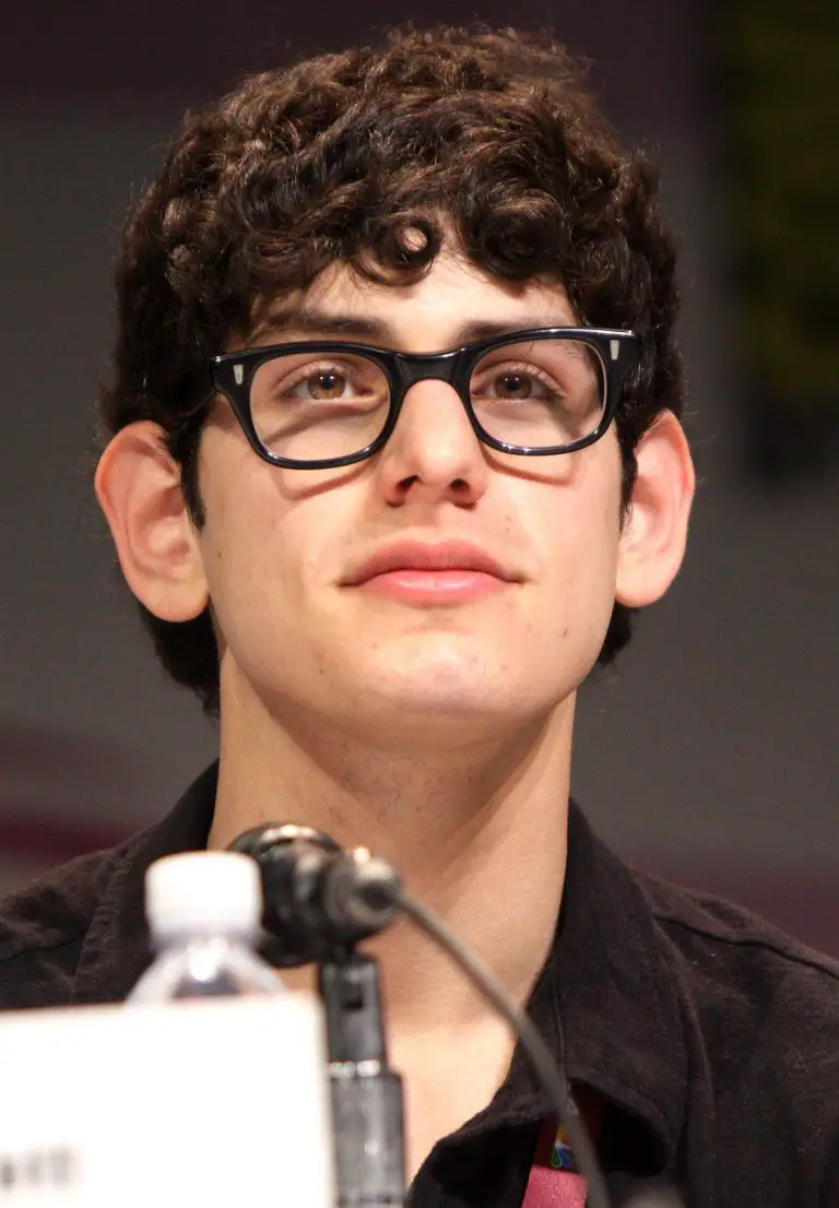 Matt Bennett Net Worth - Celebrity Sizes