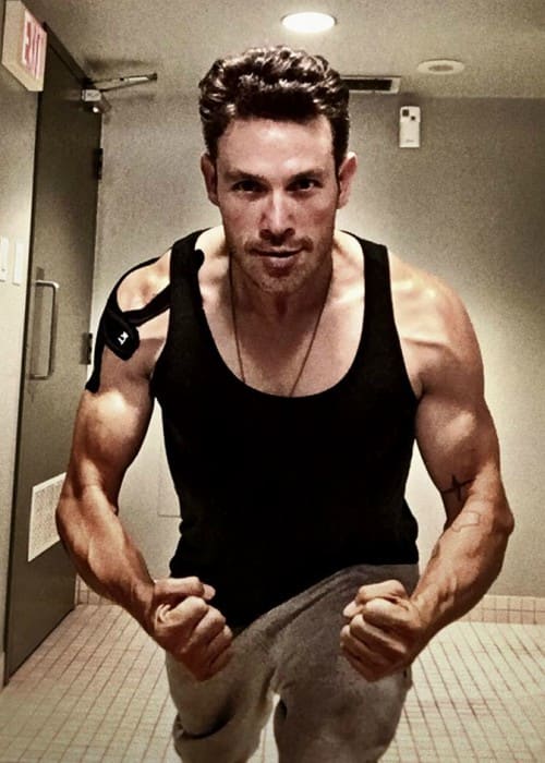 Kevin Alejandro Workout Routine - Celebrity Sizes