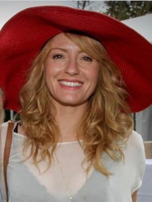 Next photo of Helene Joy