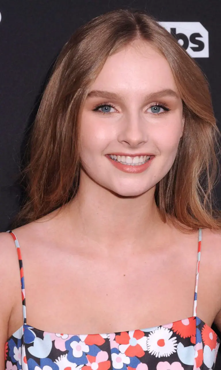 Next photo of Olivia DeJonge