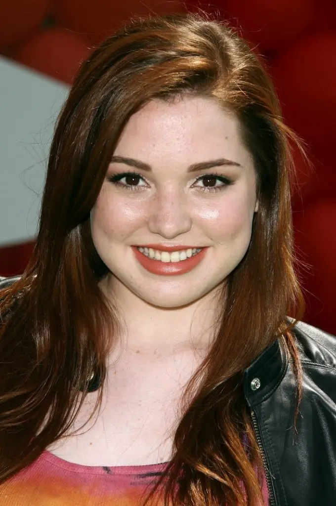 Jennifer Stone Diet Plan - Celebrity Sizes