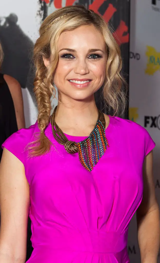 Next photo of Fiona Gubelmann